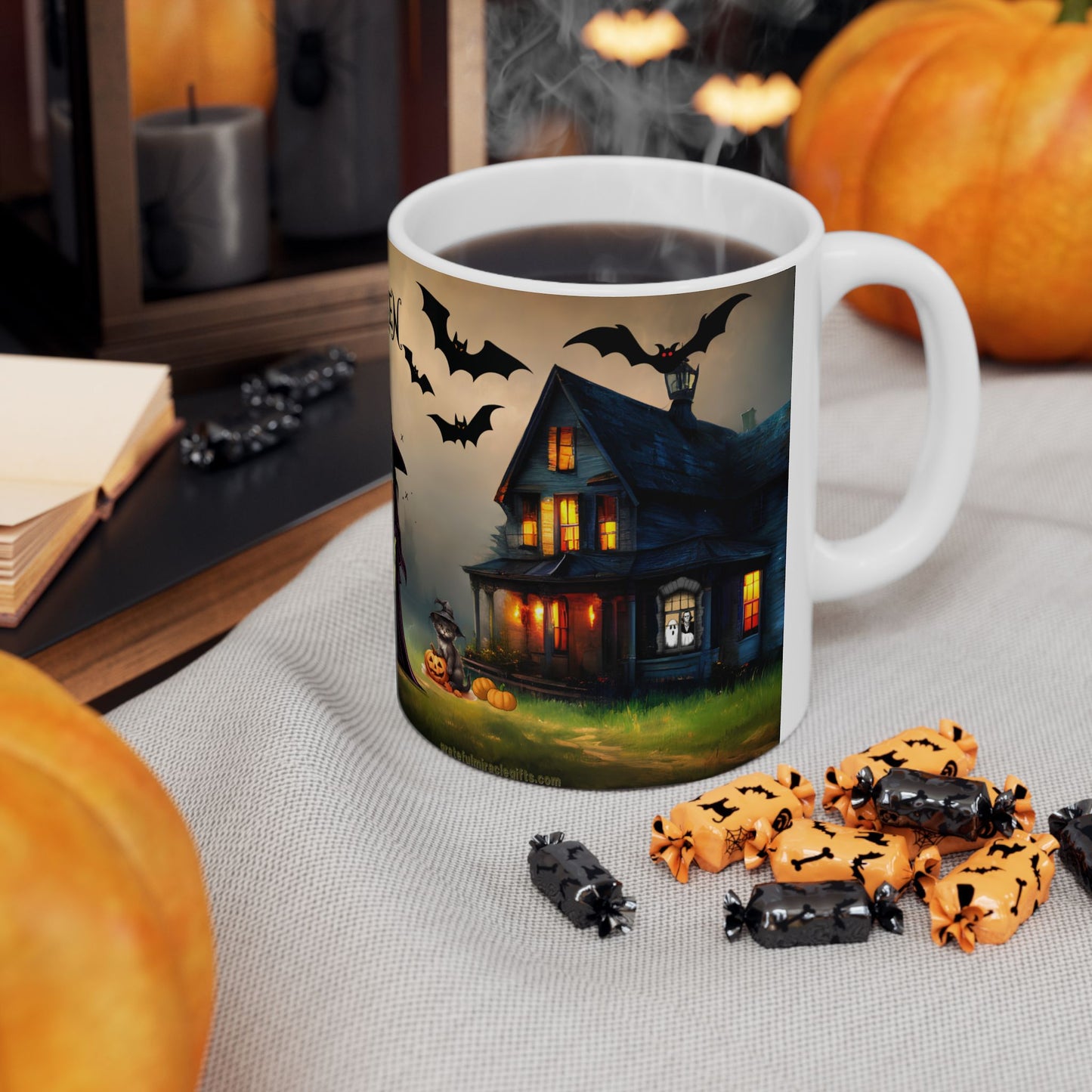 แก้วของขวัญแม่มดฮาโลวีนสุดหลอนและน่ากลัว